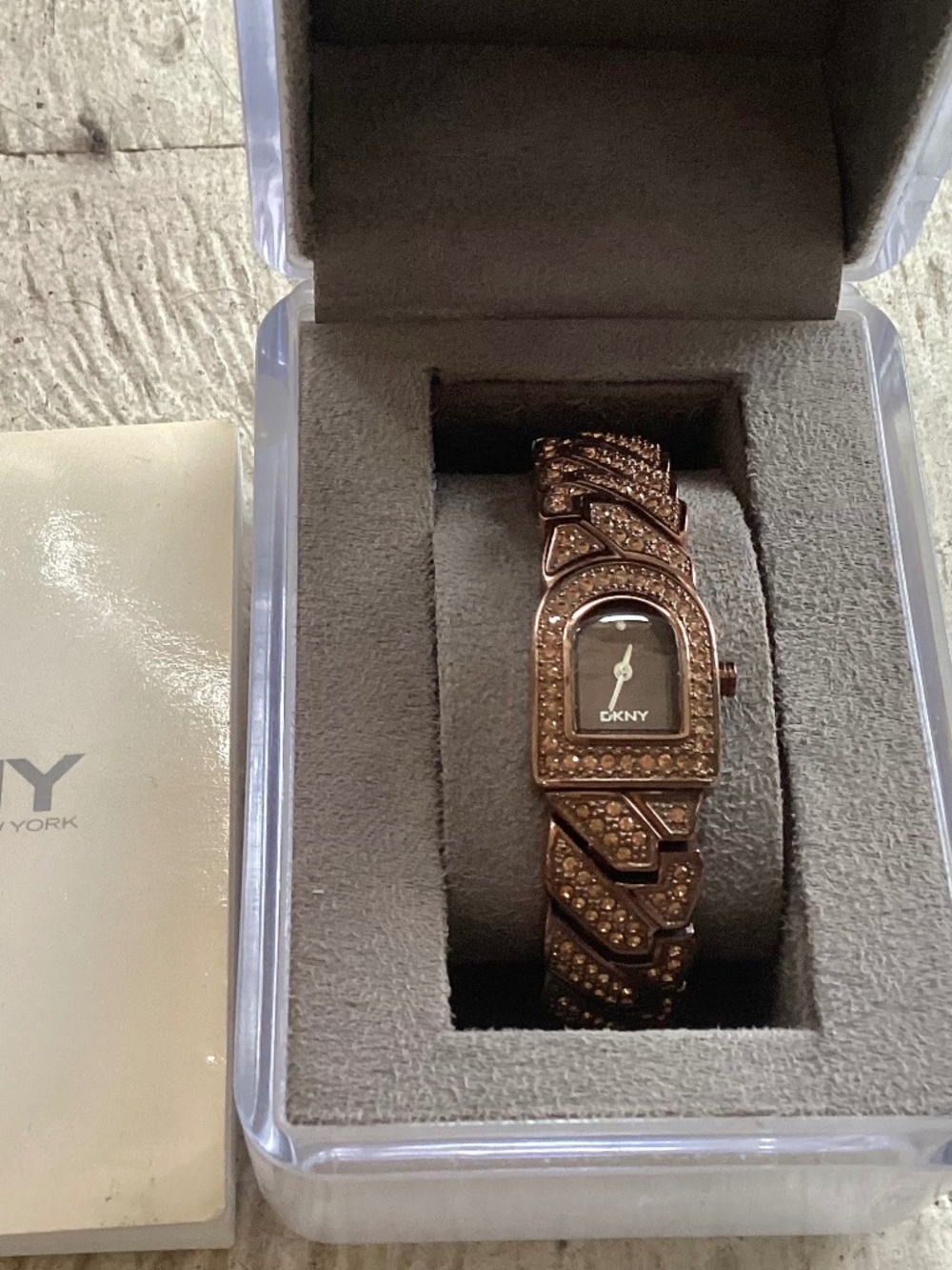 DKNY WATCH Y2K